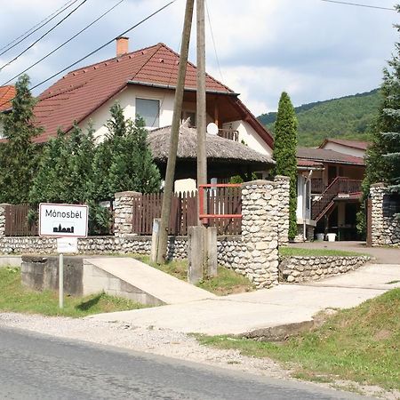 Horvath Vendeghaz Otel Monosbel Dış mekan fotoğraf