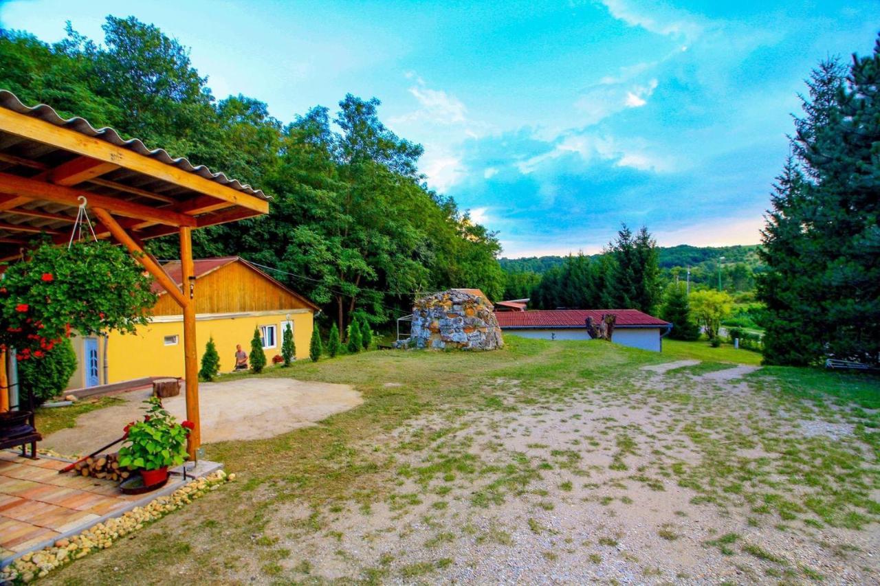 Horvath Vendeghaz Otel Monosbel Dış mekan fotoğraf