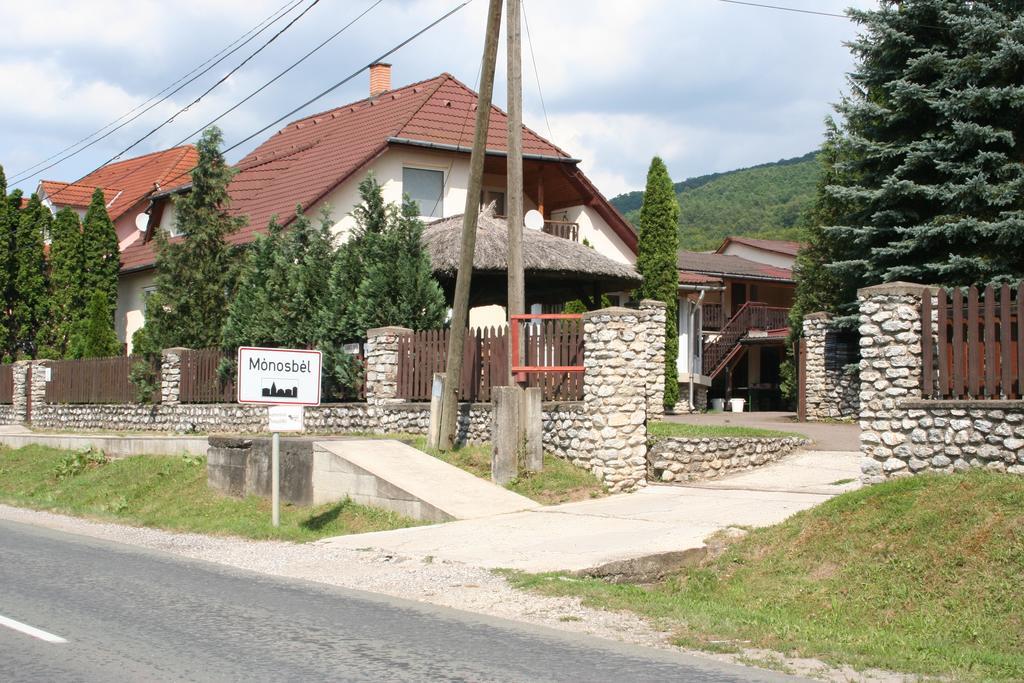 Horvath Vendeghaz Otel Monosbel Dış mekan fotoğraf